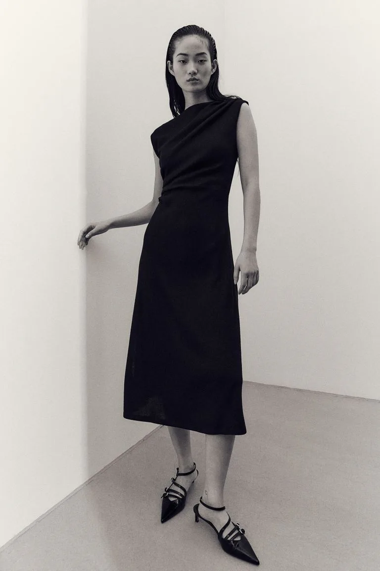 Black Dresses From H&M You Can Turn Into A Last-Minute Halloween Costume