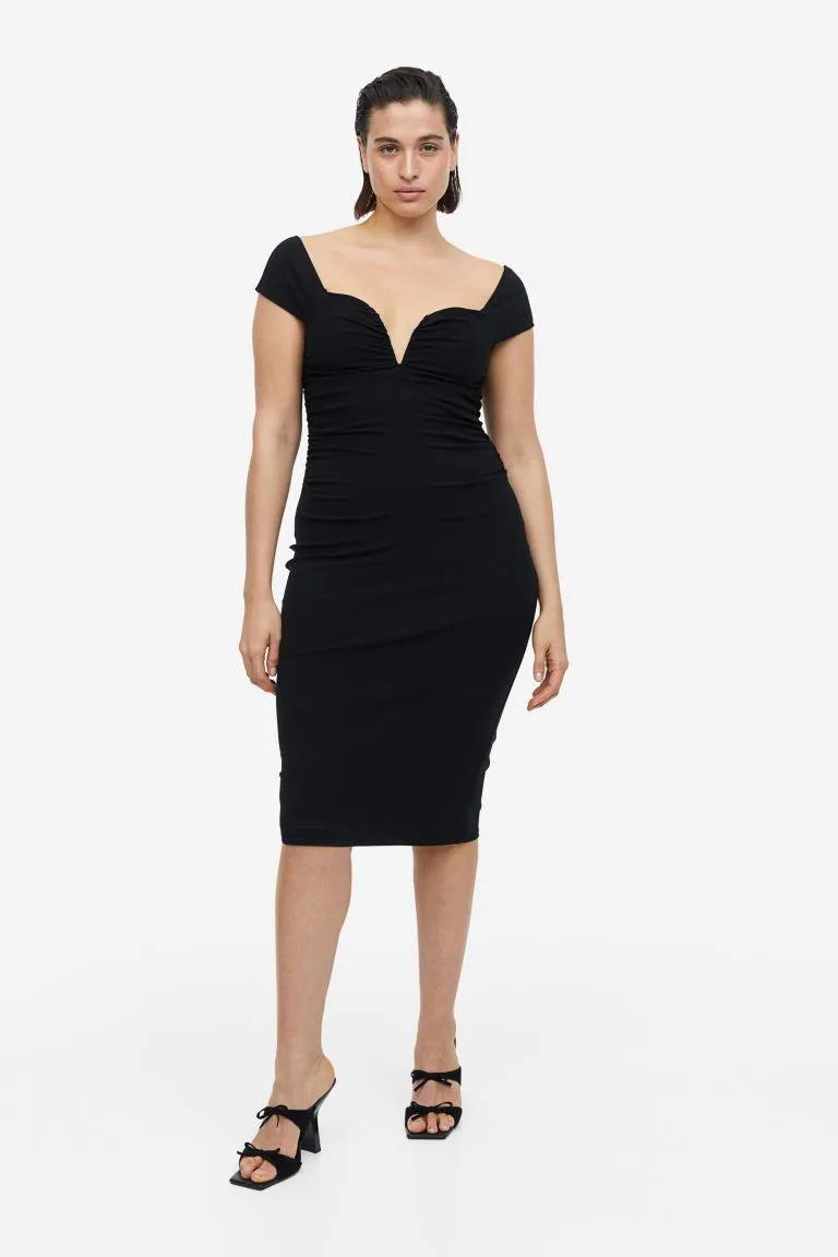 Black Dresses From H&M You Can Turn Into A Last-Minute Halloween Costume