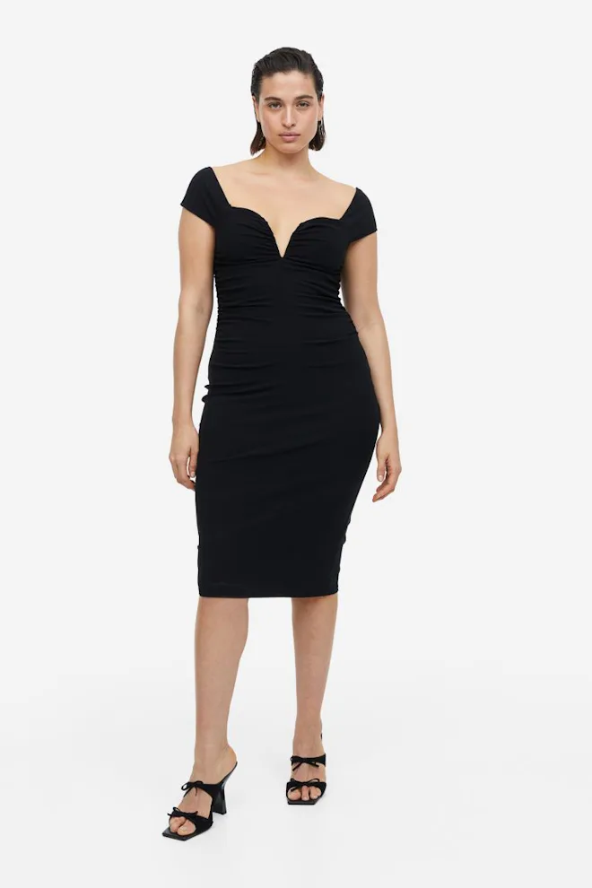 Black Dresses From H&M You Can Turn Into A Last-Minute Halloween Costume Black Dresses From H&M You Can Turn Into A Last-Minute Halloween Costume