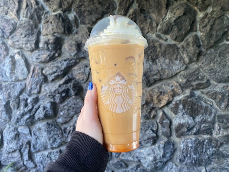 I tried the 'Hocus Pocus' latte from Starbucks that's on TikTok with Pumpkin Spice Latte and Apple B...