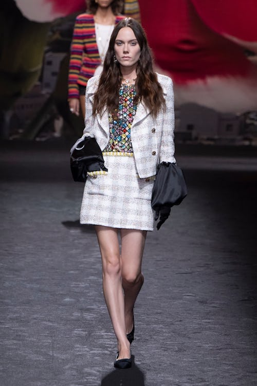 Chanel Spring 2024: Singing the Praises of Simplicity 11 3900780e d847 4953 9000 f4977bf7c126 gettyimages 1714902844