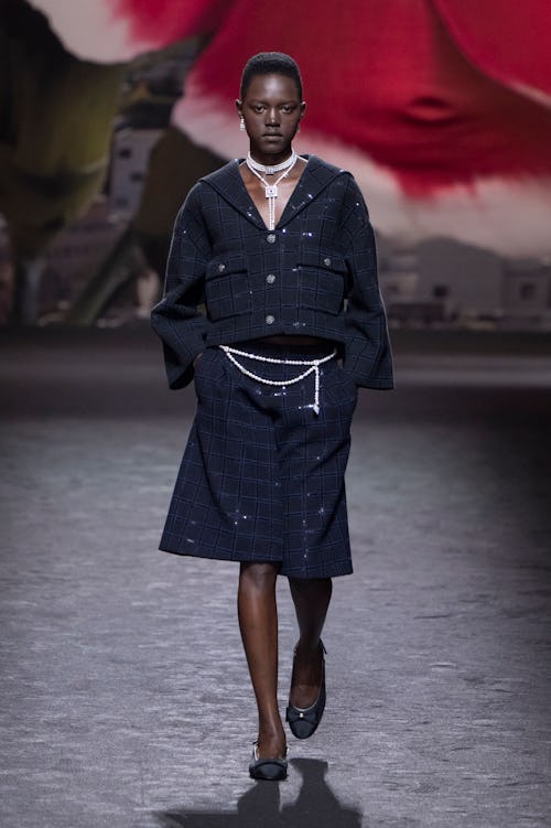 Chanel Spring 2024: Singing the Praises of Simplicity 17 682e606a f9f2 4741 8ed1 efbe439b200e gettyimages 1714907424