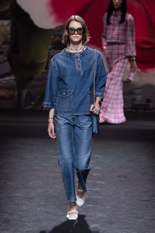 Chanel Spring 2024: Singing the Praises of Simplicity 13 6d17aacd d935 4a1c a9eb 71a12682795b gettyimages 1714902793