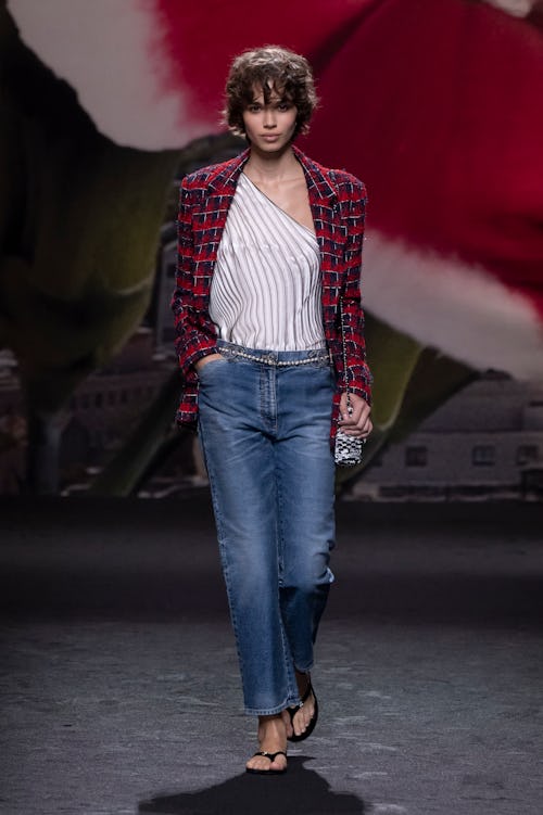 Chanel Spring 2024: Singing the Praises of Simplicity 32 abbb2a56 c9e5 47b0 8309 373e4083dc31 gettyimages 1714902787