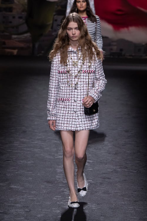 Chanel Spring 2024: Singing the Praises of Simplicity 36 b1e37b74 bad8 4780 888d f8bcb22cd179 gettyimages 1714902995
