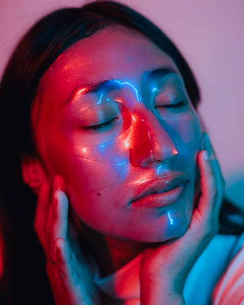 A beauty writer tries Kindia Beauty's Aura Bounce Hydrogel Face Mask and pens an honest review.