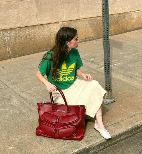 Red handbag trend 2023