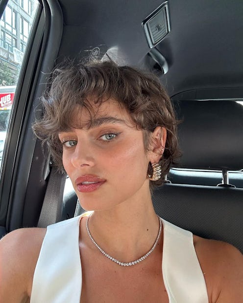 Your guide to the trending pageboy haircut.