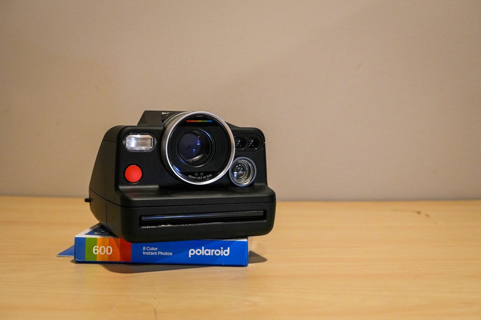 Polaroid Now I-Type Instant Camera -White Camera + Gold Film Bundle (6185)