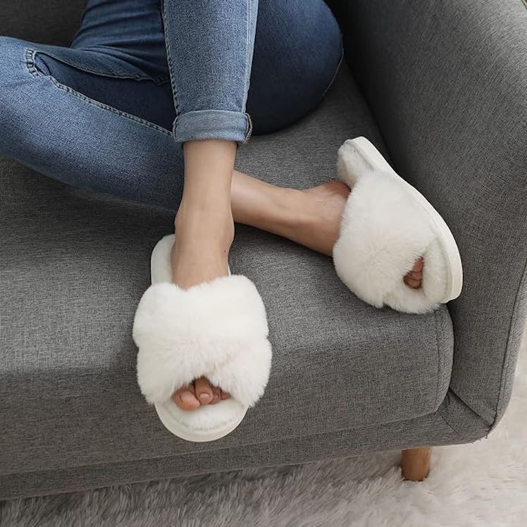 Evshine Memory Foam Fuzzy Slippers