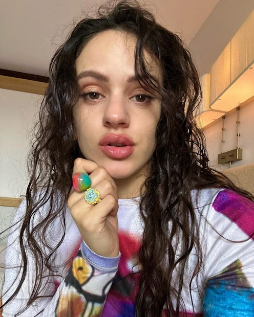 Rosalia lip combo and wet hair