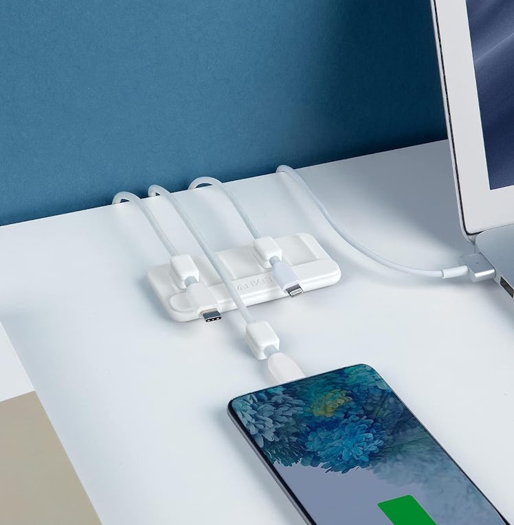 Anker Cable Management