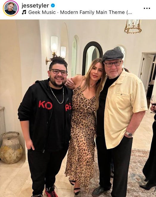 The cast of 'Modern Family' had a reunion at Sofia Vergara's house, except Ty Burrell wasn't in the ...