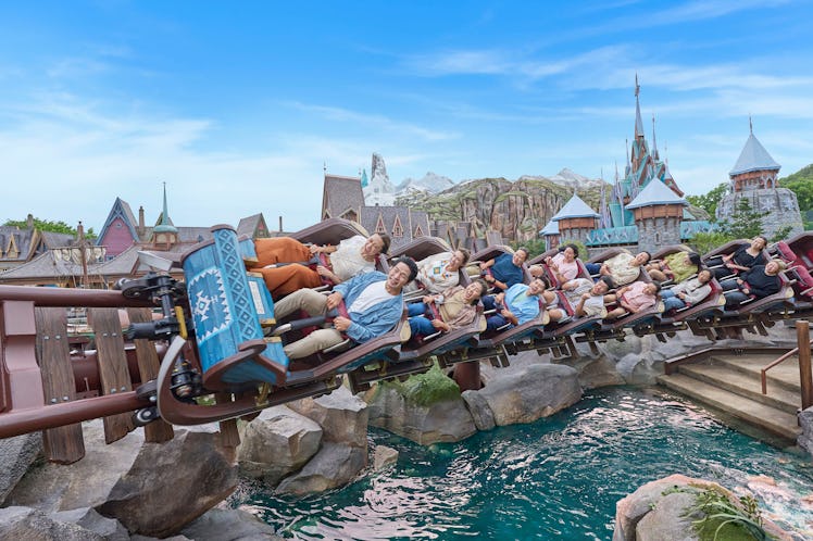 The all-new World of Frozen land at Hong Kong Disneyland has Disney's first-ever Frozen roller coast...