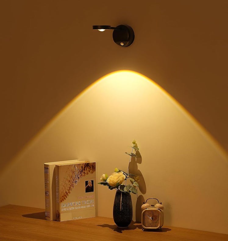 Garto Battery-Operated Spotlight