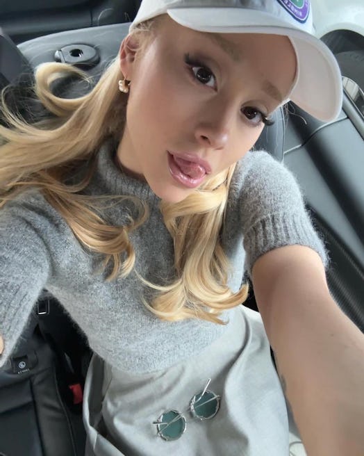 Ariana Grande shares a selfie of her everyday makeup as a blonde.