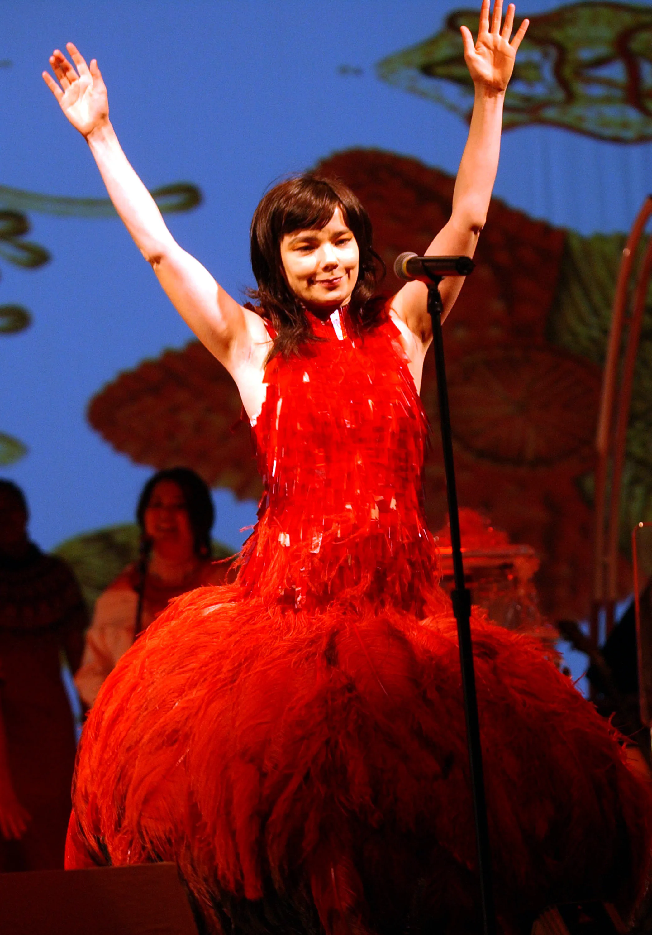 Bjrk's Most Eccentric, Over-the-Top, and Bjrk-iest Looks of All Time