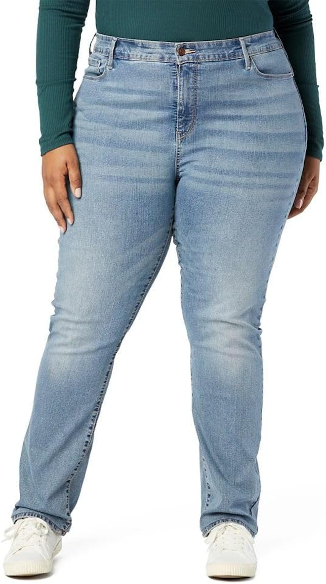 Signature by Levi Strauss & Co. Curvy Straight Jeans