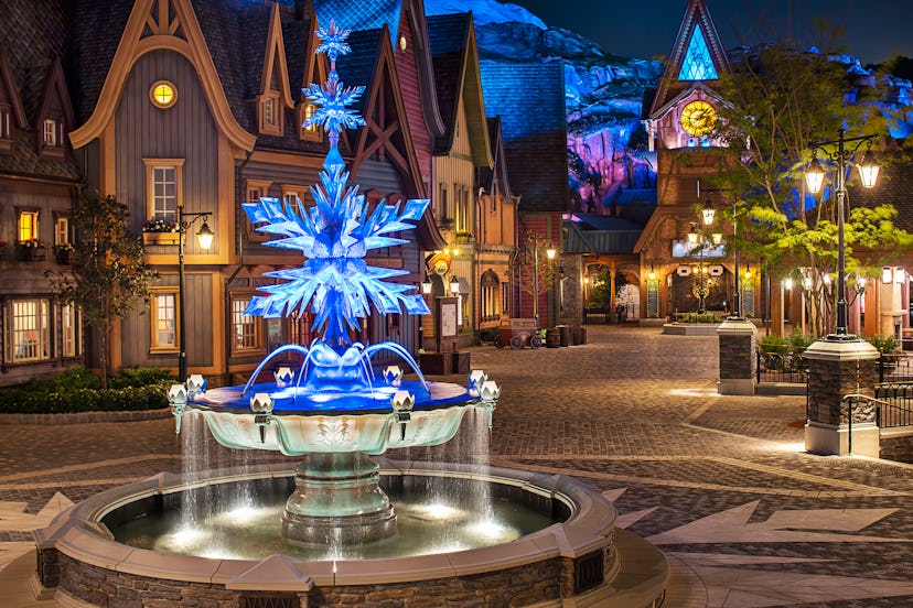 The Friendship Fountain lights up for evenings exploring Arendelle.