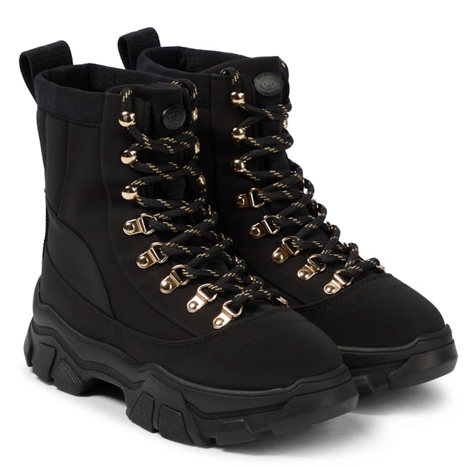 black hiking snow boots