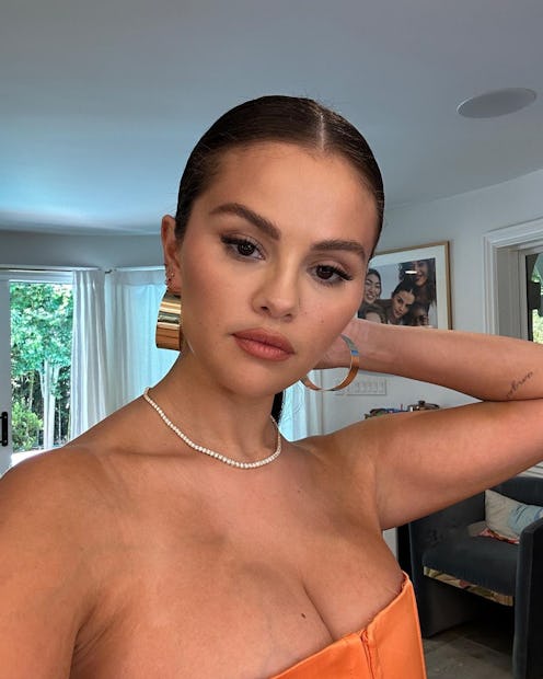 Selena Gomez accepted the 2023 Billboard Music Award for Top Afrobeats Song with some classic French...