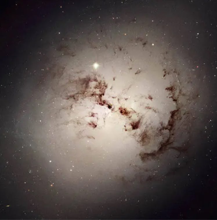photo of an elliptical galaxy