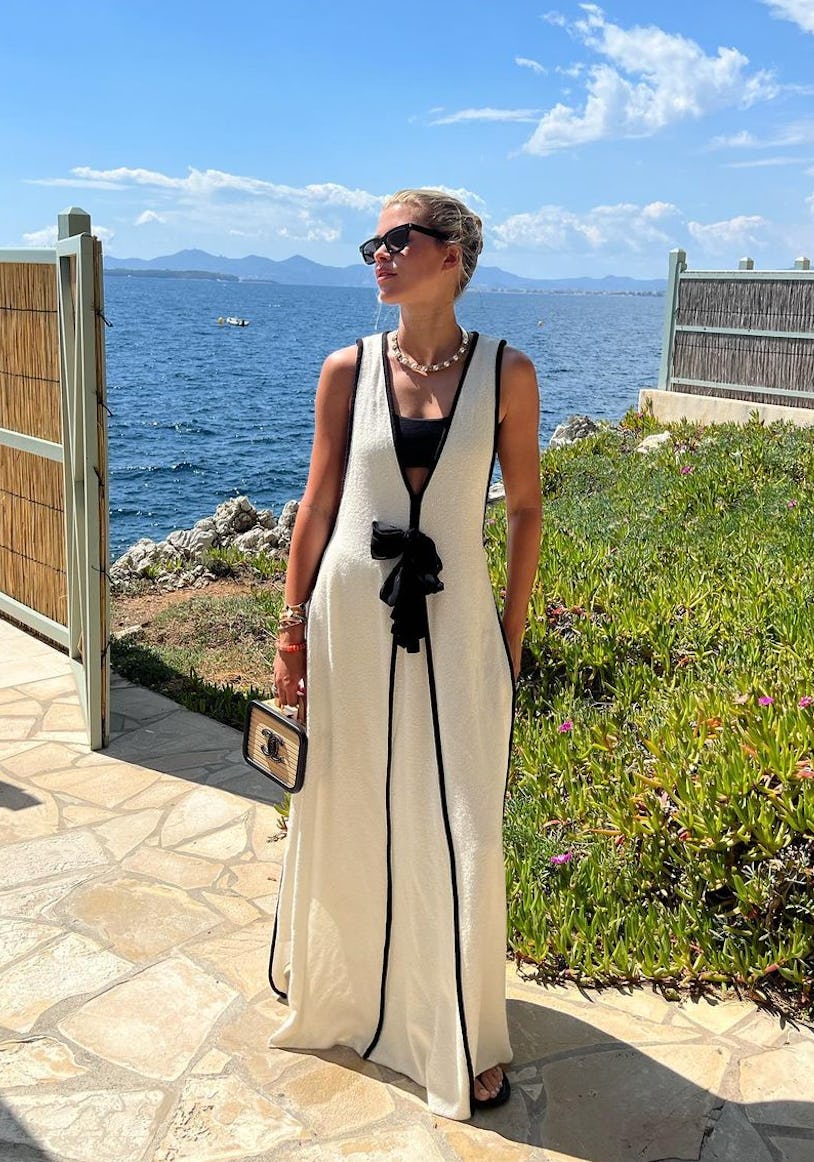 Sofia Riche wears Chanel.