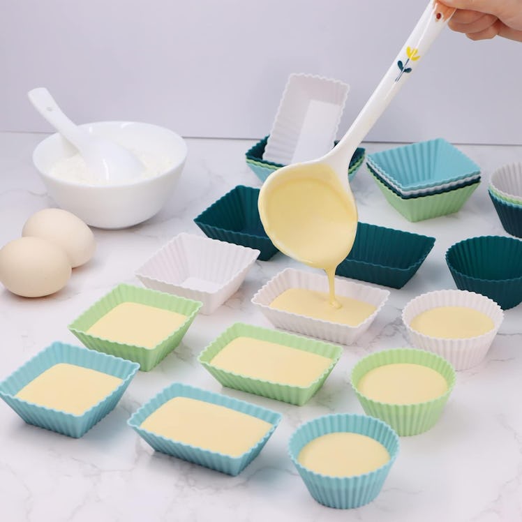 SAWNZC Silicone Baking Cups (12 Pieces)