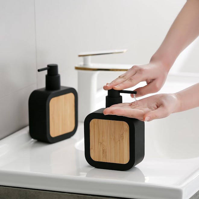 YAUKPH Elegant Soap Dispenser with Bamboo Decoration