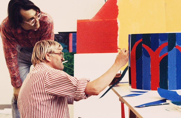 David Hockney working on his Enchanted Tree model in Los Angeles in 1986. © Sabina Sarnitz