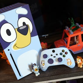 This custom Bluey Xbox and controller is as rare as it gets, and it could be yours!