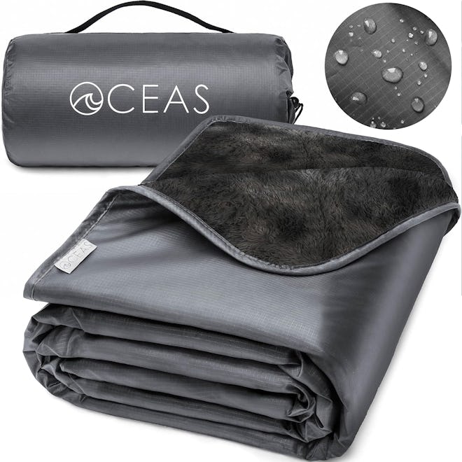 Oceas Waterproof Stadium Blanket