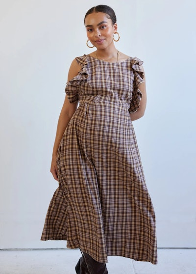 cutest thanksgiving maternity dress: ingrid and isabel The Odells Brooke Dress