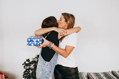5 Tips For Spending Less Money On Holiday Gifts 5 Tips For Spending Less Money On Holiday Gifts