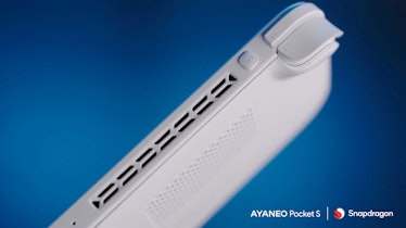 A look at the Ayaneo Pocket S handheld's X86-level cooling system vent 