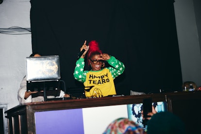 Tierra Whack being the DJ decks at the Los Angeles Cypher premiere.
