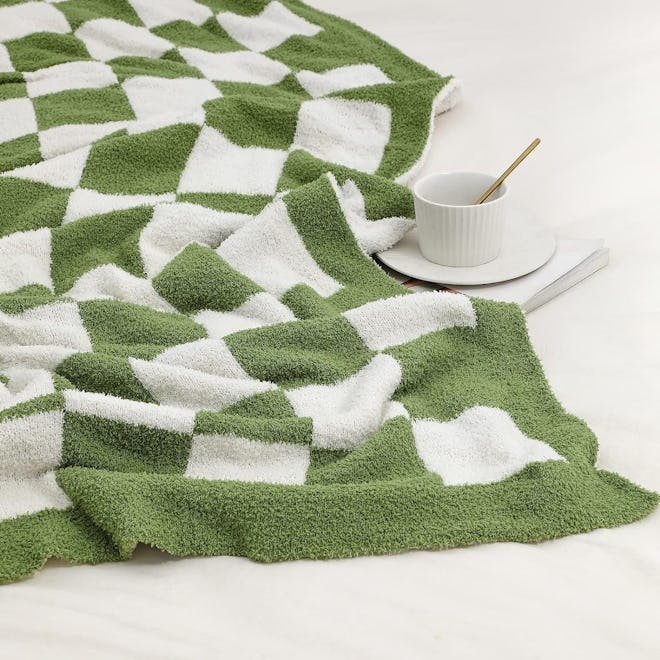 bearberry Fuzzy Checkerboard Grid Throw Blanket