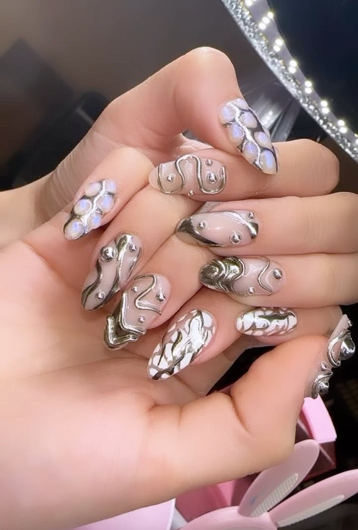 15 Trendy 3D Chrome Nail Designs For Winter 2024 & Beyond