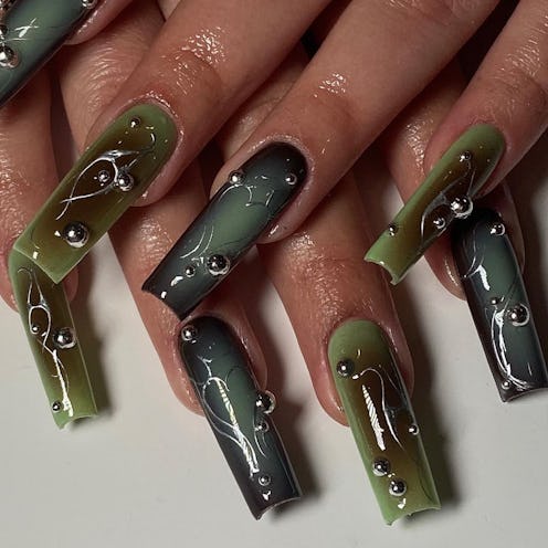 Here are the trendiest cabincore nail design ideas for winter 2024.