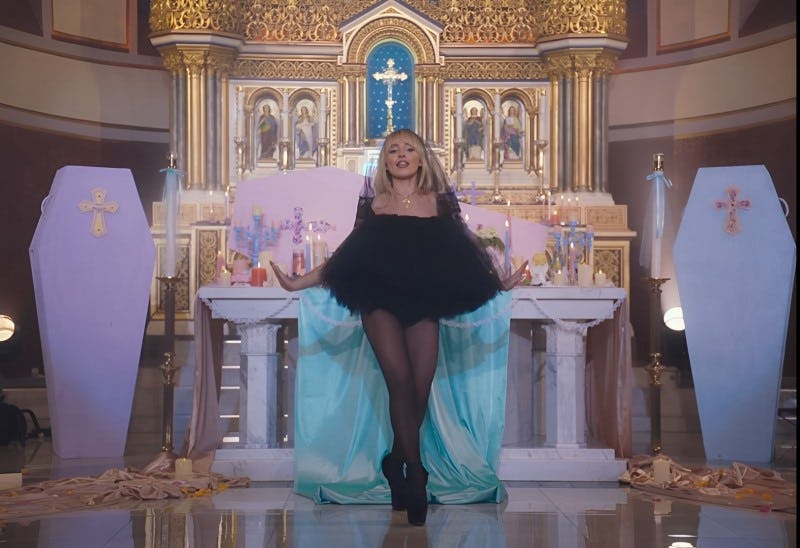 Sabrina Carpenter's Response To The "Feather" Church Scandal Is Clever