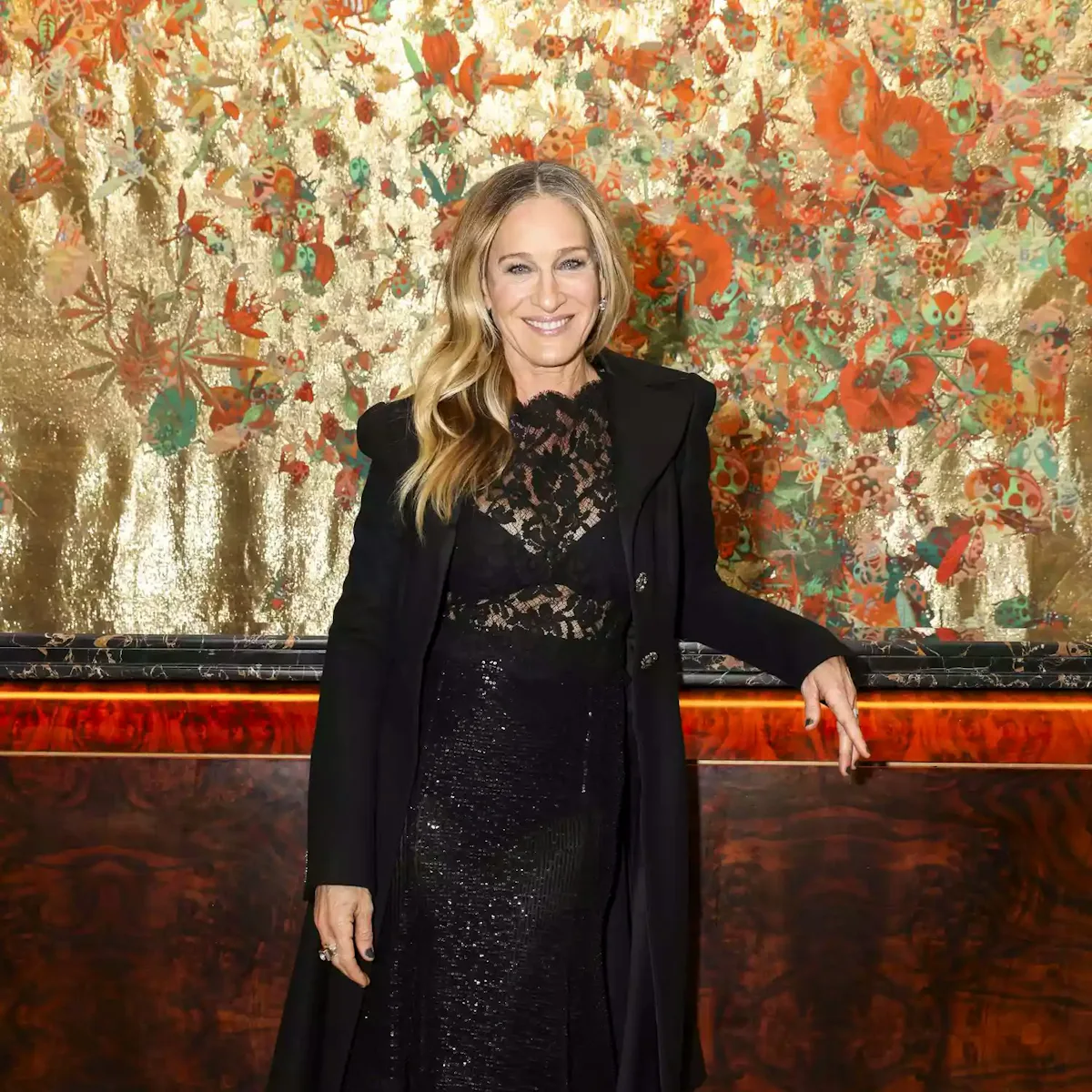Sarah Jessica Parker Dresses Up a Lace LBD With Carrie-Coded Heels Sarah Jessica Parker Dresses Up a Lace LBD With Carrie-Coded Heels