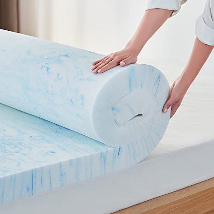 LINSY LIVING Memory Foam Mattress Topper (Twin, 3-Inch) 