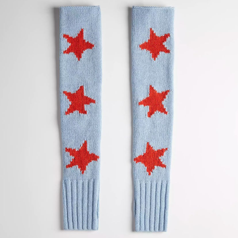 Arm Warmers With Intarsia Star Graphic