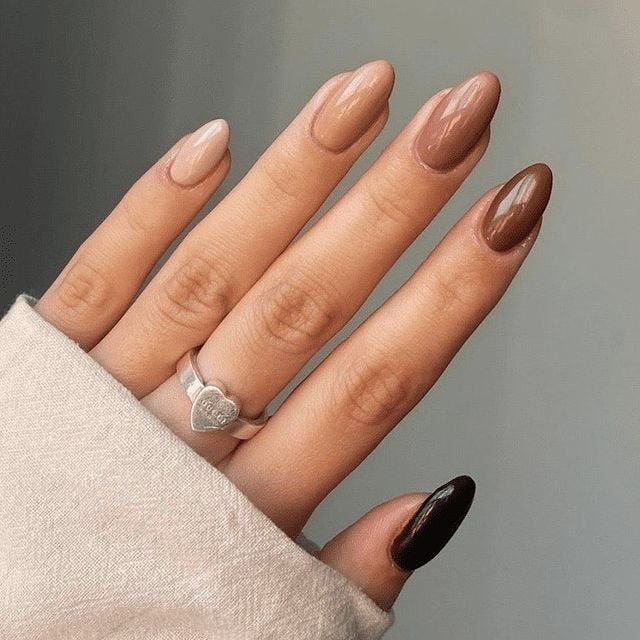 "Chocolate Milk" Nails Are Winter's Quiet Luxury Mani Trend