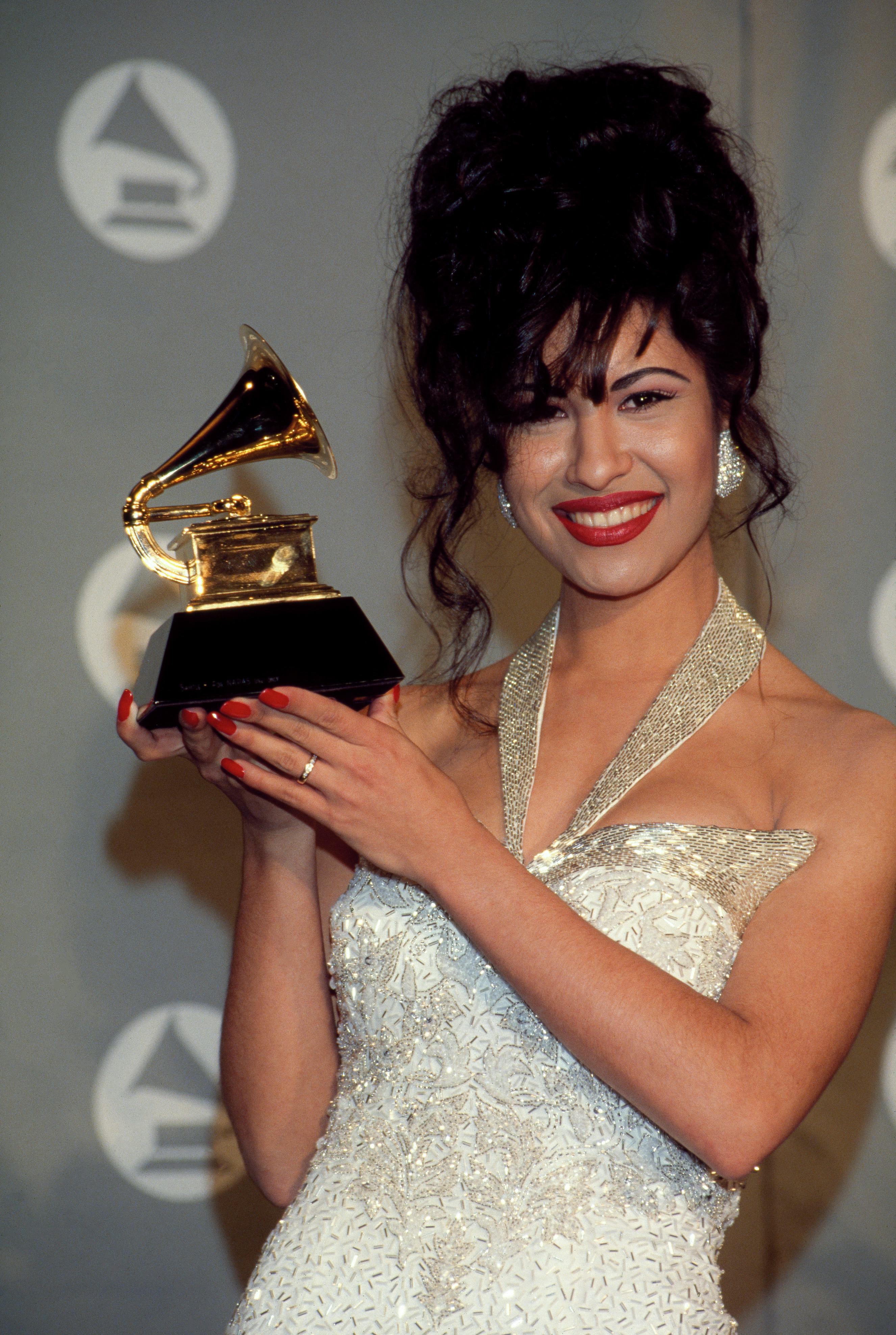Selena Quintanilla receives Grammy Award
