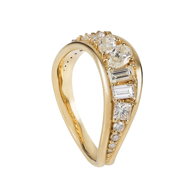 Fernando Jorge Stream Wave Band in Yellow Gold and Diamonds