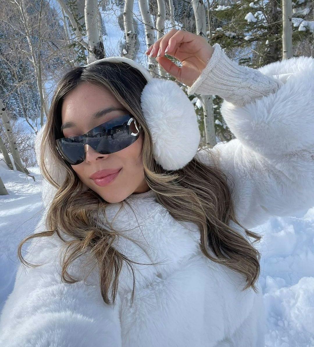 Gen Z TikTok creator Lauren Wolfe speaks with Bustle on her current fave steals from Burt's Bees, ho...