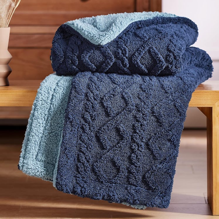 Bedsure Sherpa Throw Blanket