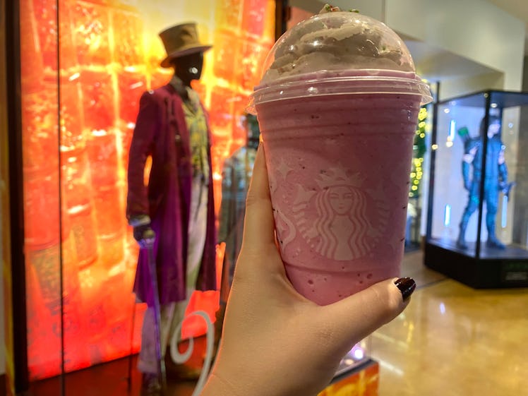 I tried the 'Wonka' Frappuccino at Starbucks, inspired by the Timothée Chalamet movie. 