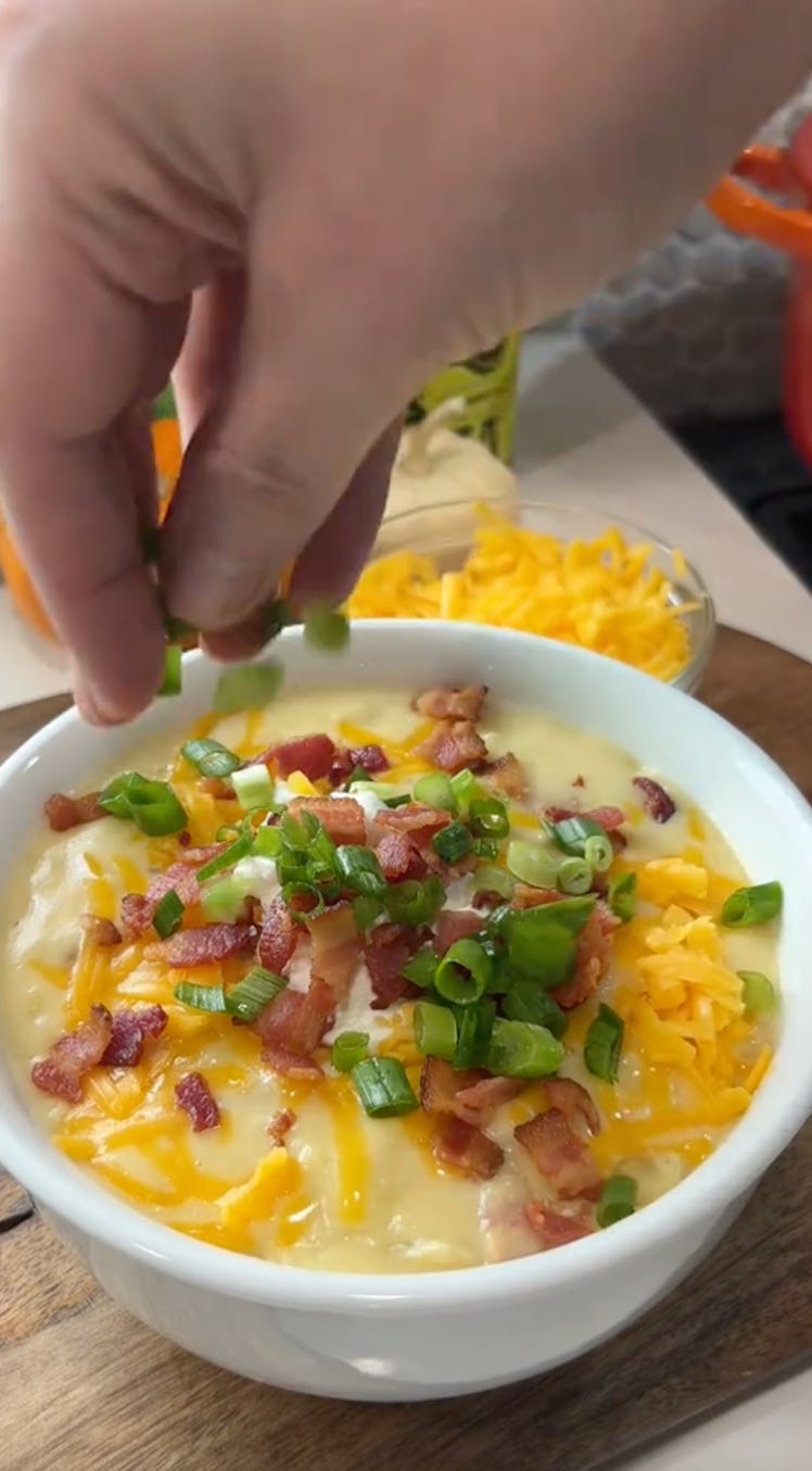 This creator shares a delicious soup recipe for the winter, a loaded baked potato soup. 